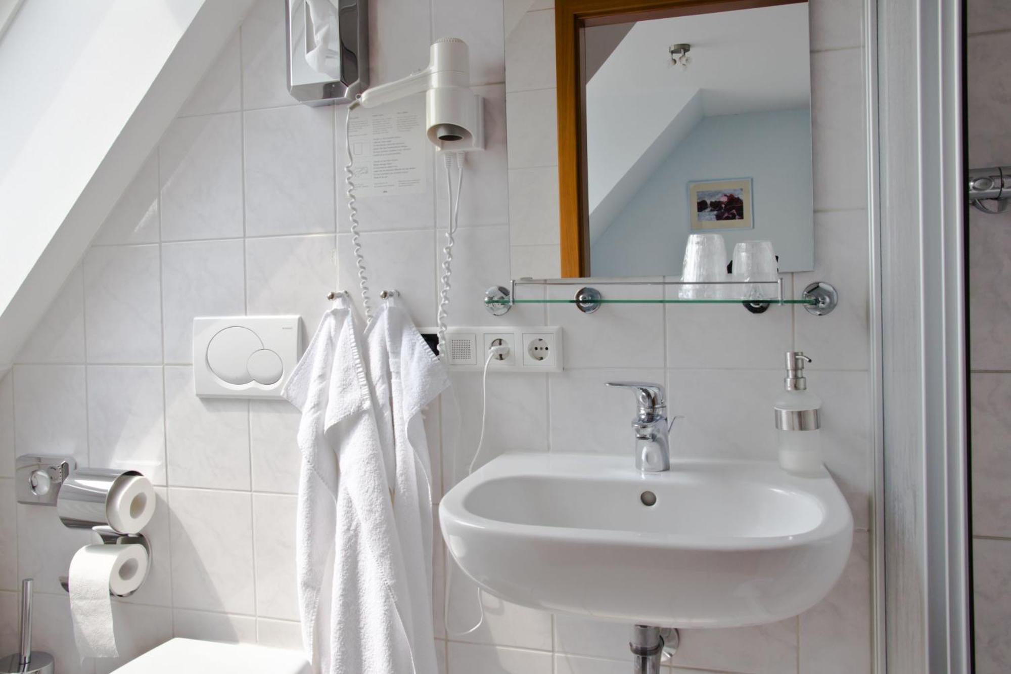 Gaestehaus Zur Kurve Zirndorf Room photo